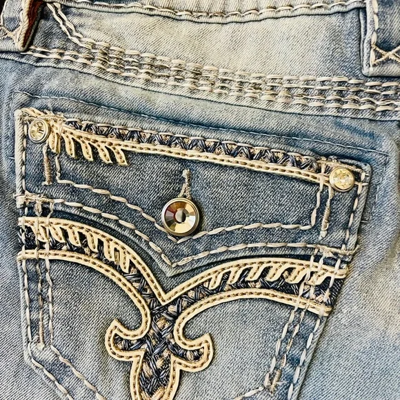 Rock Revival Jelina denim shorts. - Picture 5 of 8